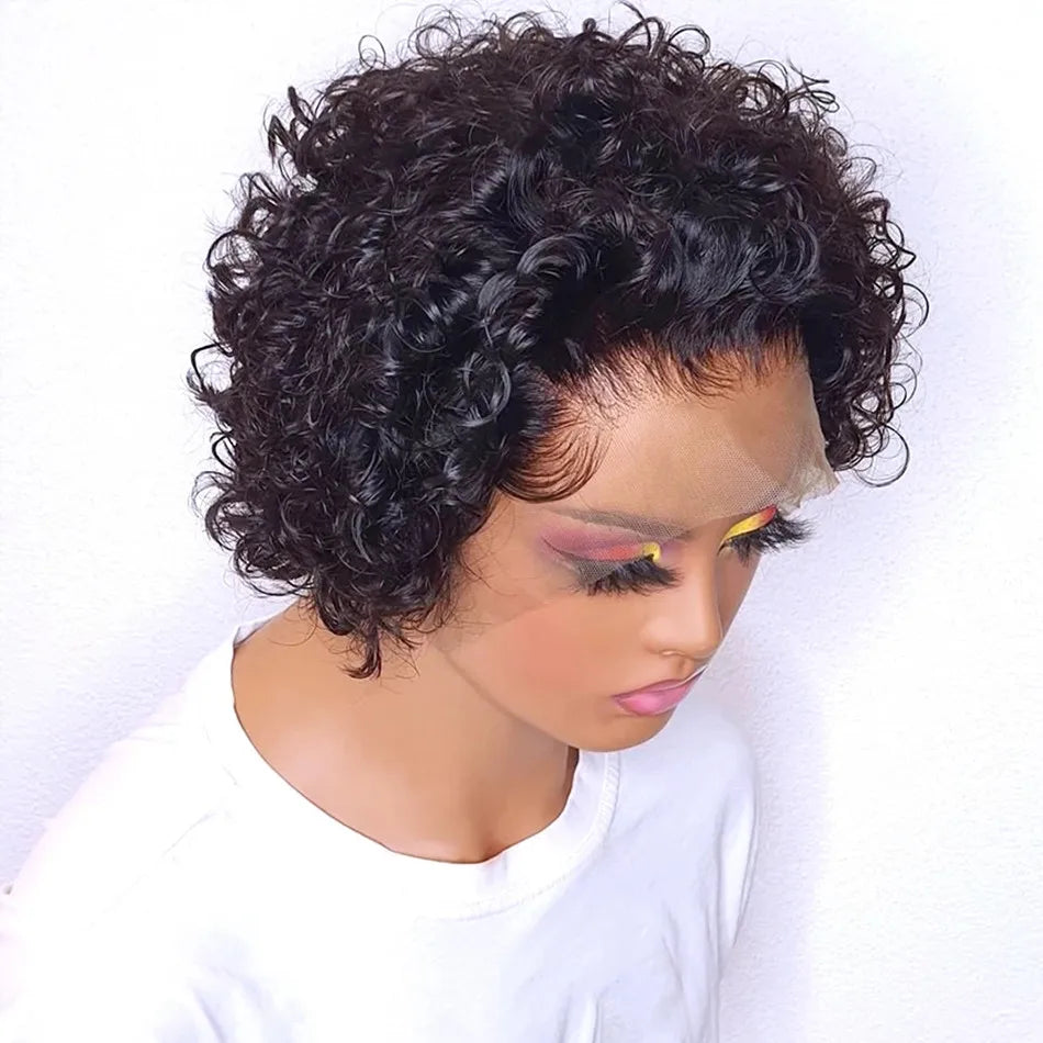 Perruque Pixie Cut Courte Bouclée Cheveux Naturels – Lace 13x1 Transparente